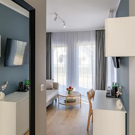 I Deluxe Polnocna Przystan Aparthotel 3*
